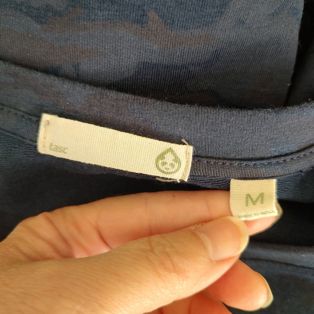 Tasc Performance Riverwalk French Terry Sweatshirt Navy Vamo Palmetto Bluff Logo - Picture 10 of 10